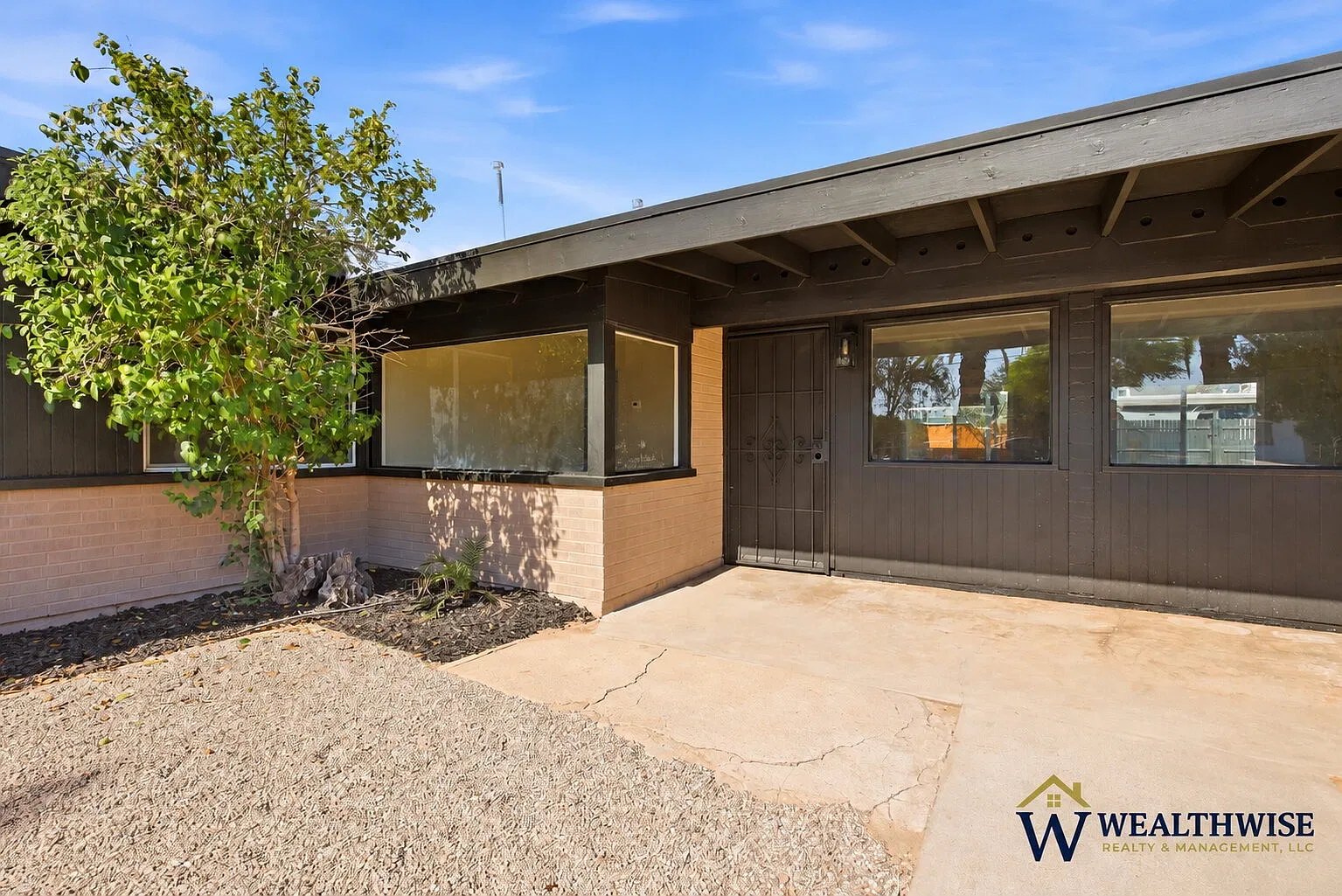 3 bed, 1.5 bath, 1851 sqft, $1,395 — Photo 1