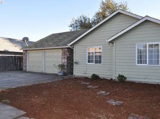 1658 21st St, Springfield, OR 97477