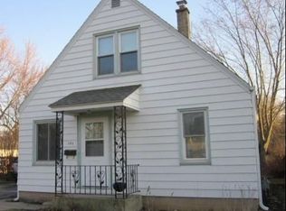 141 Coolidge Ave, Waukesha, WI 53186
