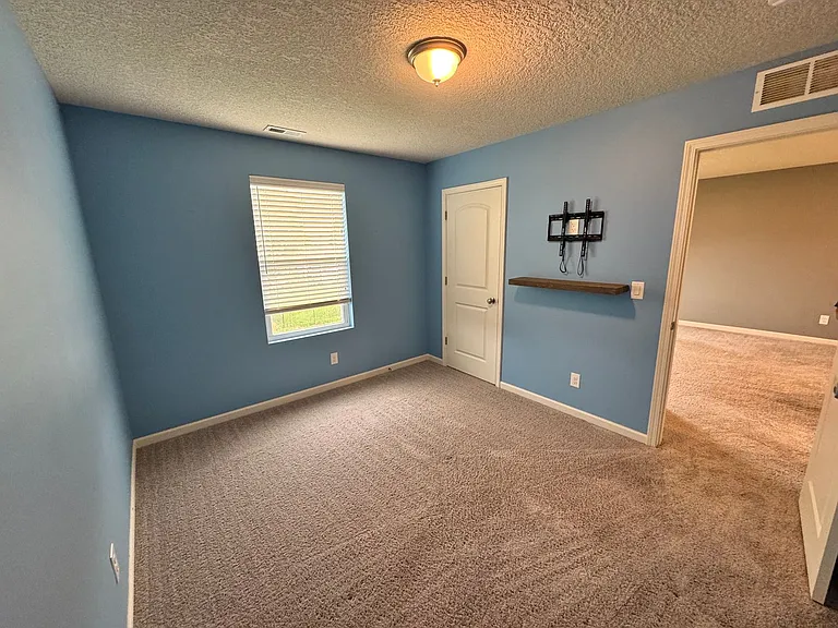 1610 Westport Dr — Photo 17