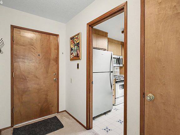 2nd image of 2516 SE Baypoint Dr #L32