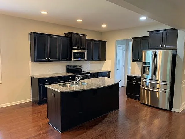 1100 Broadcreek Dr — Photo 4