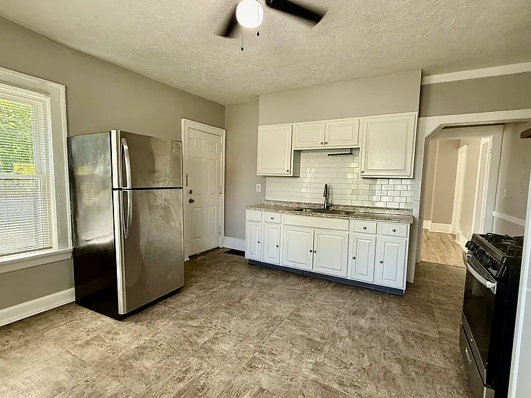 2602 Vega Ave — Photo 6