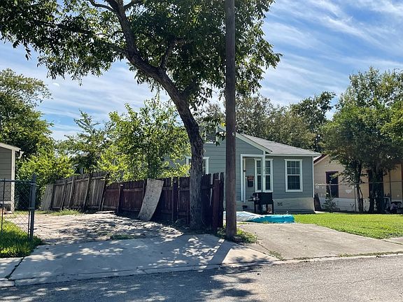 3rd image of 1210 W Hermosa Dr