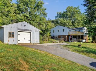 208 McCleary Rd, Hookstown, PA 15050