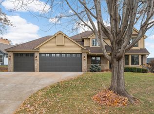 13158 Galleria Pl, Apple Valley, MN 55124