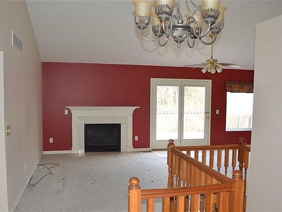3rd image of 736 Mallard Dr