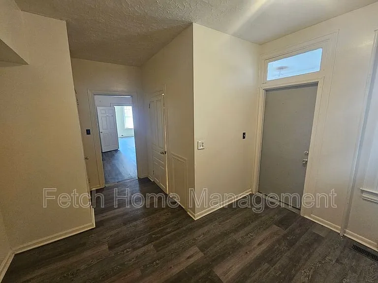 569 W Philadelphia St #1 — Photo 8
