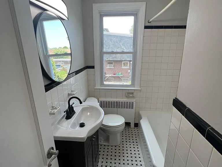 2413 N Broom St #2 — Photo 8