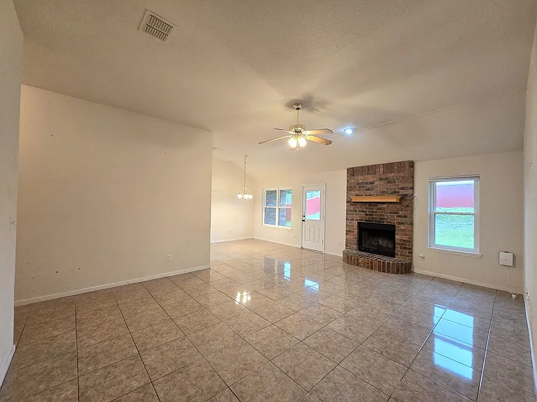5705 Mandalay — Photo 3