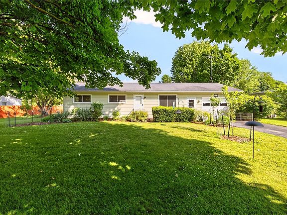 3rd image of 182 Sackett Rd
