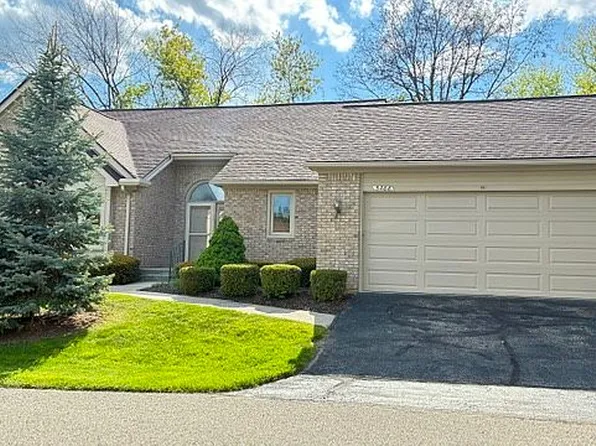 5388 Fairway Ct, West Bloomfield, MI 48323