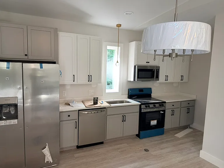 3219 Cranehill Dr — Photo 2