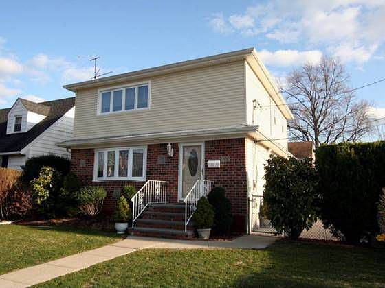 1st image of 81 McKinley Ave