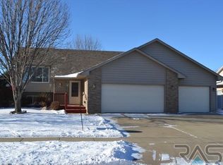 5925 S Lois Ln, Sioux Falls, SD 57108