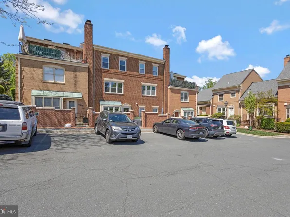 2532 Fairfax Dr, Arlington, VA 22201