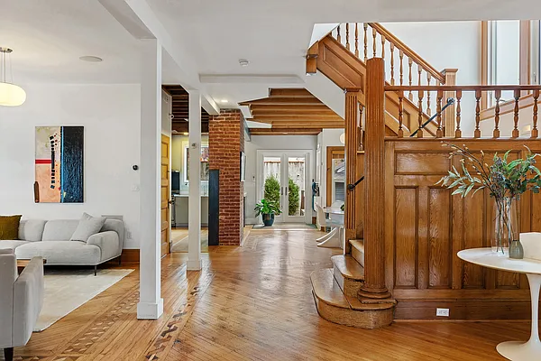 Sold by Compass | media 1