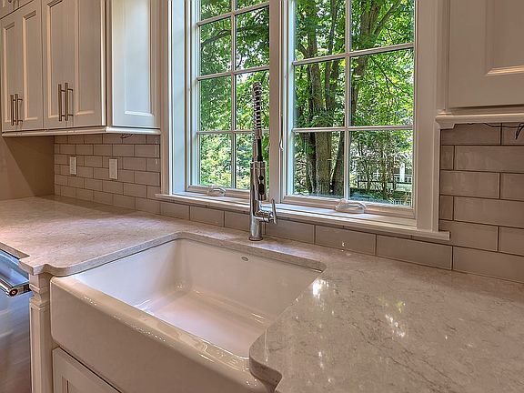 Farm sink & quartz counters