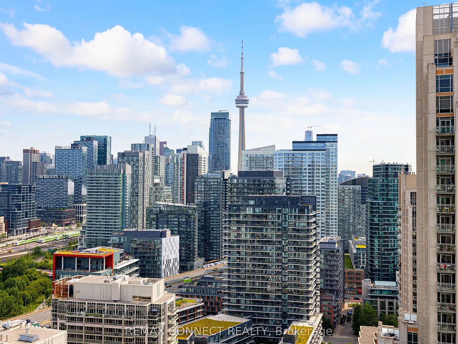Neptune Condos — Photo 2