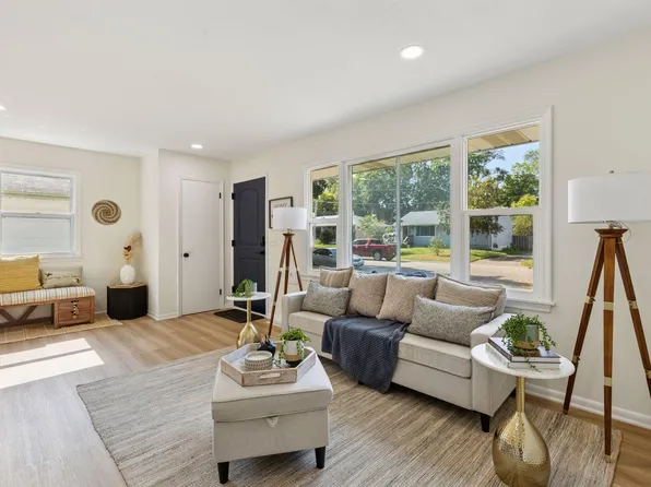 5002 Welcome Ave N, Crystal, MN 55429