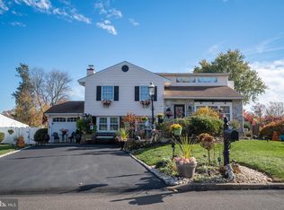 1397 Dennis Rd, Southampton, PA 18966