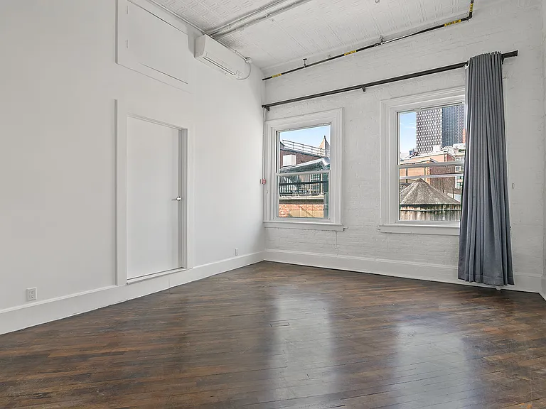 35 Howard St #5 — Photo 7