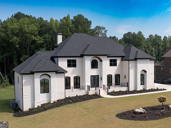 2nd image of 220 Waltham Way