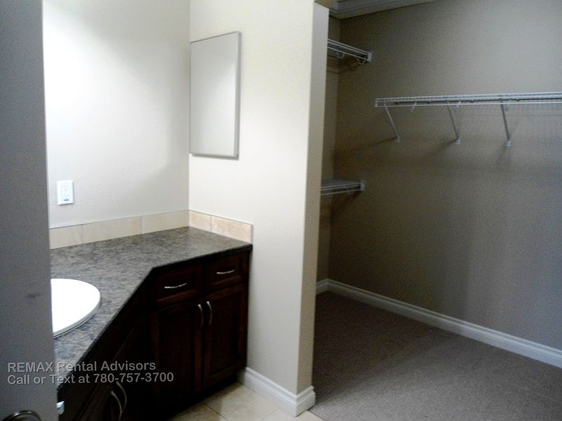 Edmonton Apartment for rent - 3 Bedrooms — photo 10