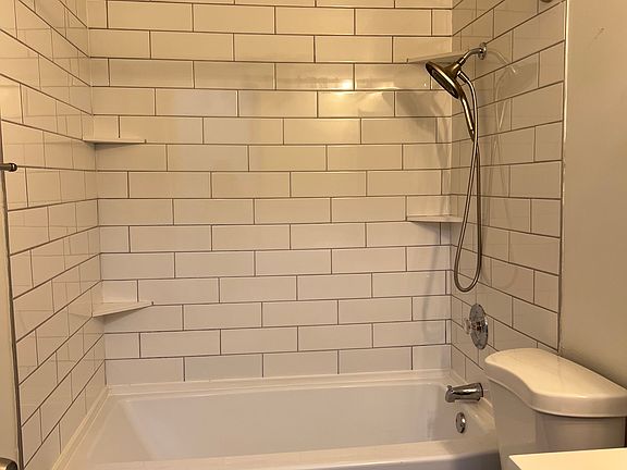 5th image of 4221 Eau Claire Pl #1