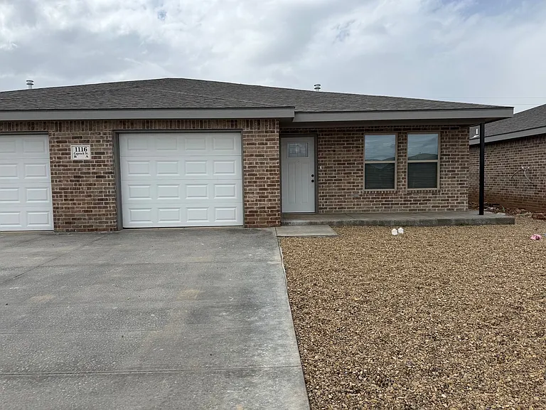 1120 Caprock St — Photo 1