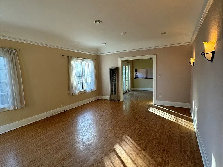 1327 S Longwood Ave #B — Photo 5
