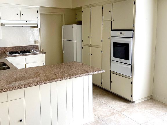 5th image of 1601 Torrance Blvd APT 2
