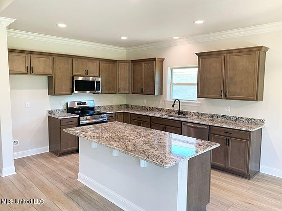 2nd image of 10241 Patrick Dr