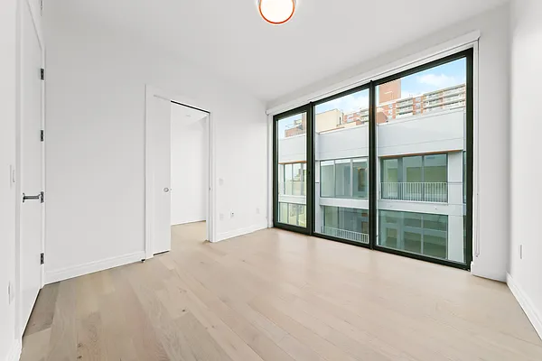 Rented by Nooklyn NYC LLC | media 77