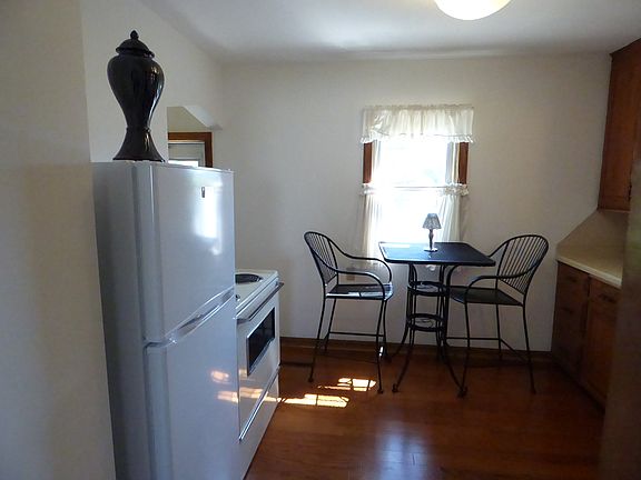 4th image of 1794 Montana Ave E