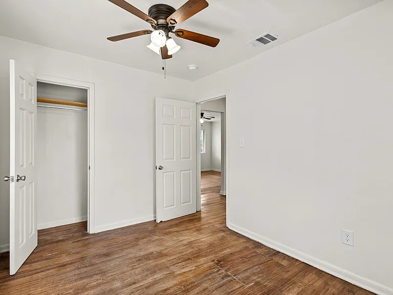759 Avondale Ave #759 — Photo 13