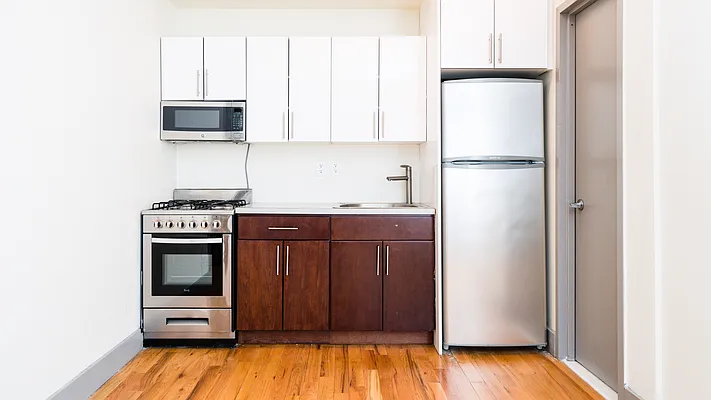 Rented by Nooklyn NYC LLC | media 18