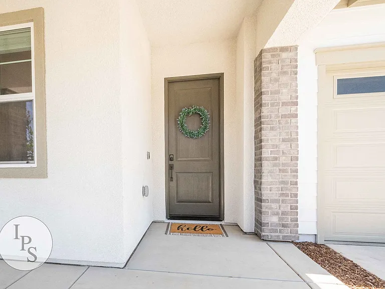 4299 Vineyard Dr — Photo 4