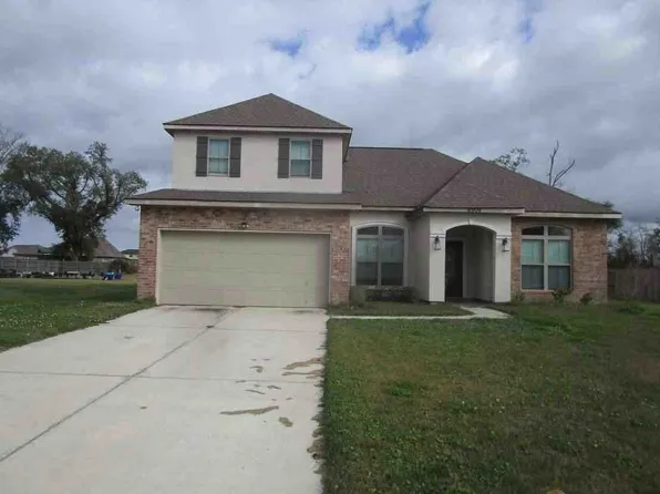 9509 E Terran Ln, Westwego, LA 70094