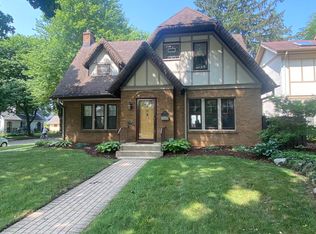 2104 Clinton St, Rockford, IL 61103