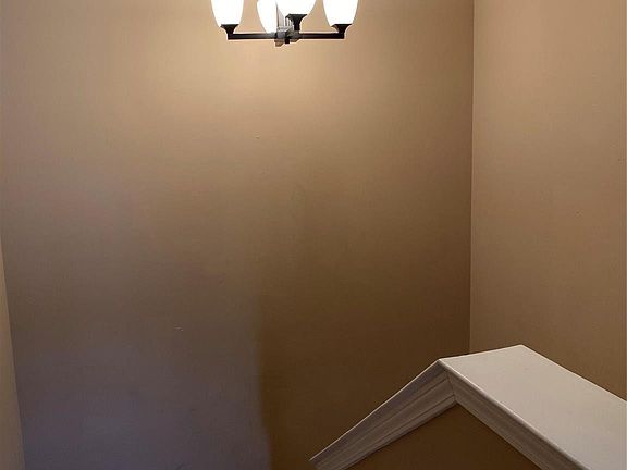 3rd image of 1394 Ashford Ct