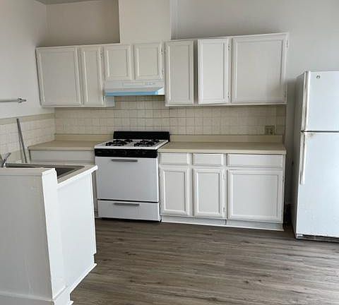 2nd image of 206 Ashton Ave APT 2