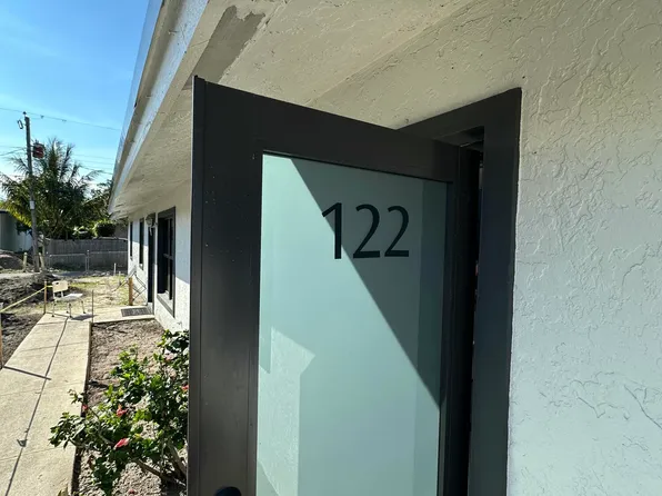 122 SW 12th Ave, Delray Beach, FL 33444