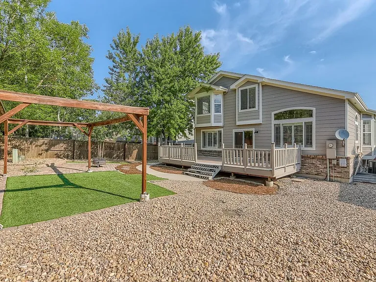 1514 Linden Way — Photo 4