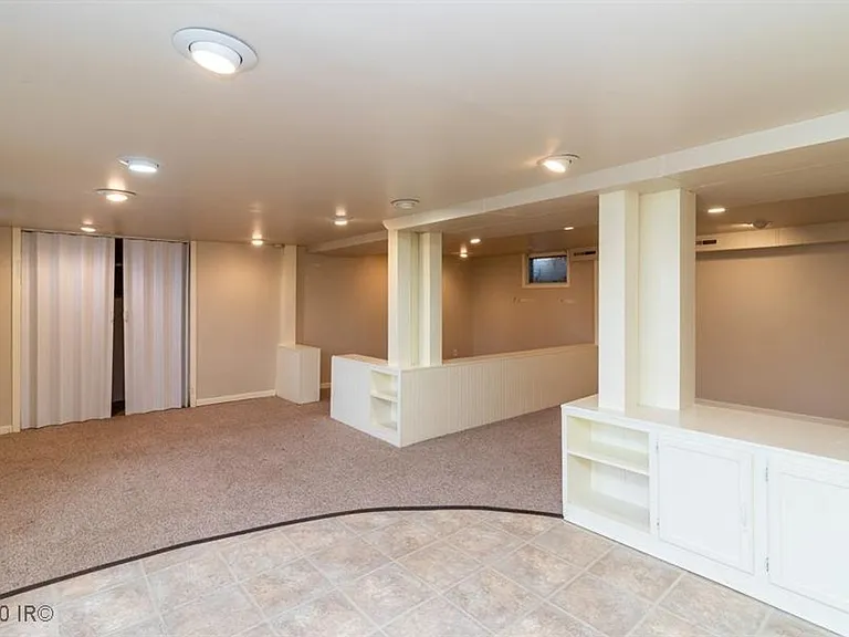 1011 Evelyn St — Photo 18