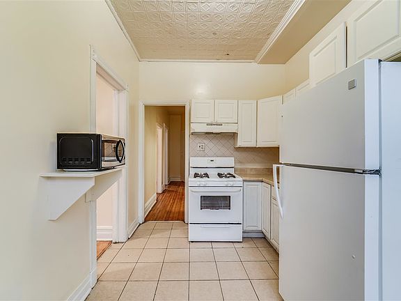 2nd image of 144 Nelson Ave Floor 2