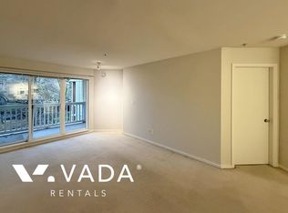 6833 Village Grn #309, Burnaby, BC V5E 4M1