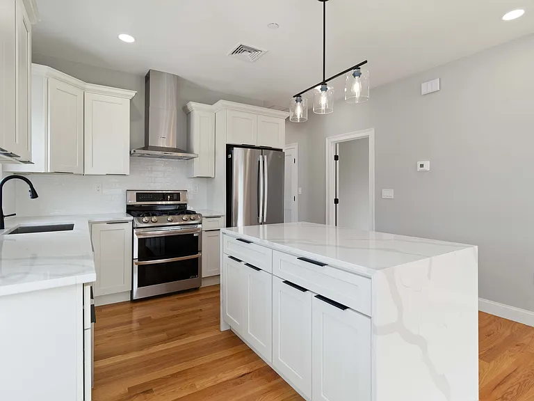20 Alston St #20 — Photo 8