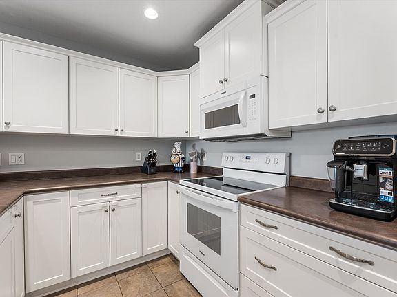4th image of 345 Mills Rd Unit 302