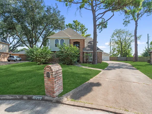12202 Gaylawood Dr, Houston, TX 77066